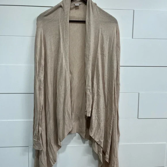 Cardigan. - Picture 2 of 7